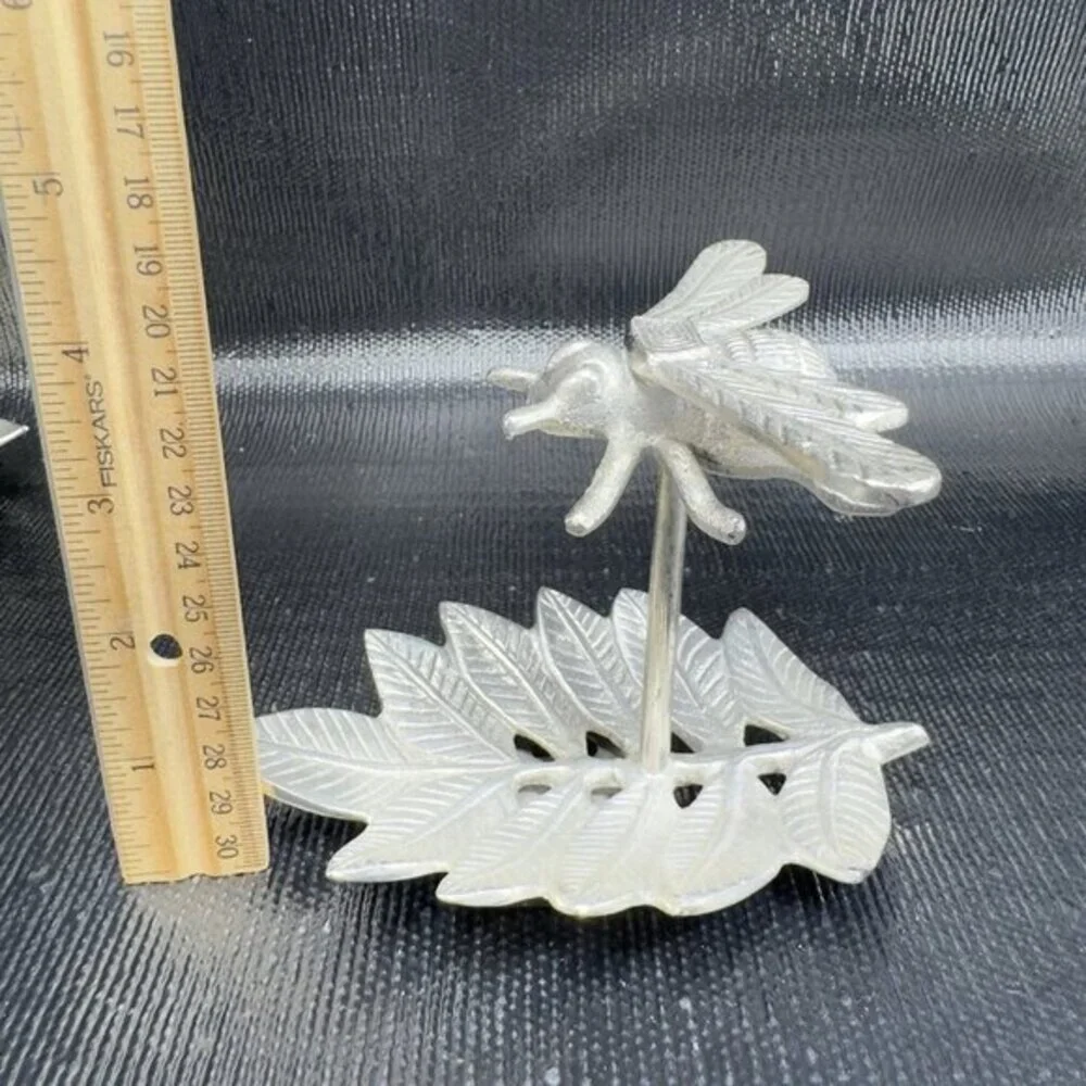 Vintage Queen Bee Wall Having Wall Decor Metal Wall Art Set 2 Bee On Leafs Decor